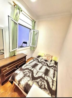 Travessera de les Corts, Barcelona, Catalonia 08014 - Photo 1