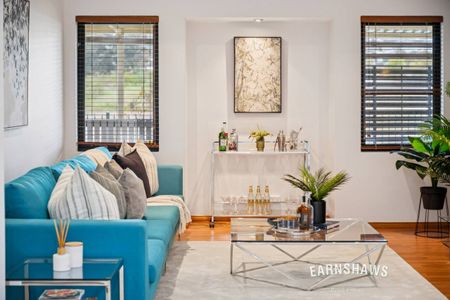 Big and Beautiful - UNFURNISHED - Photo 2