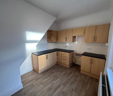 2 bedroom end of terrace house to rent - Photo 5