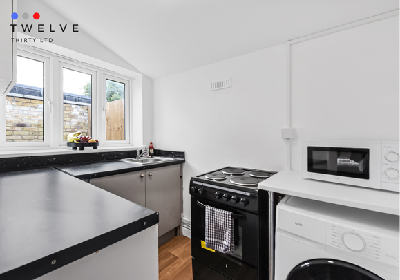Studio to rent - Photo 1