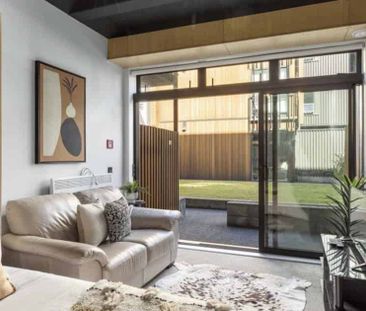 Welcome to apartment 105A in Vedado Apartments. - Photo 3