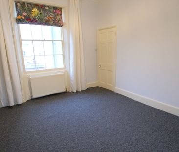 Flat 3, 32 Montpellier Villas, CHELTENHAM GL502XF - Photo 4