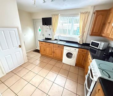 2 bedroom terraced house to rent - Photo 5