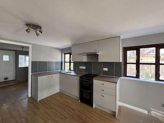 2 bedroom equestrian property to rent - Photo 1