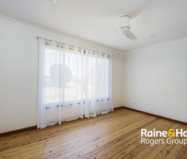 Spacious 4-Bedroom Family Home - Photo 3