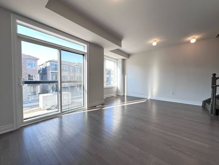 For Lease - 190 Tennant Circle, Vaughan, Ontario - Photo 4