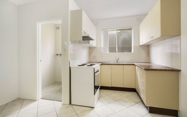 Charming One Bedroom Rental Unit in Vibrant Marrickville - A Cozy and Convenient Living Space! - Photo 1