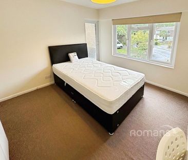 4 bedroom terraced house to rent - Photo 5