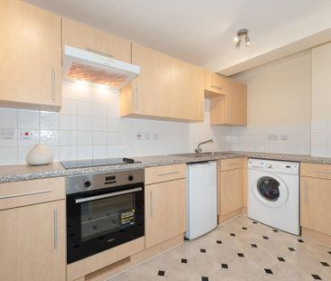 1 bedroom flat to rent - Photo 4