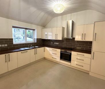 2 bedroom end of terrace house to rent - Photo 1