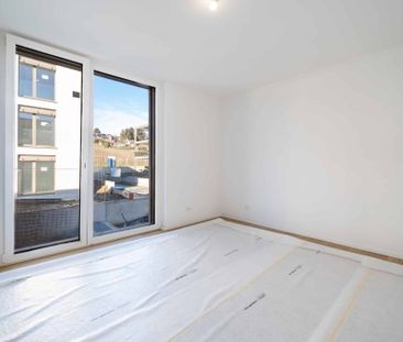 SURE TO BE A HIT MAGNIFICENT 4.5-PIECE NEW WITH BALCONY - Photo 4