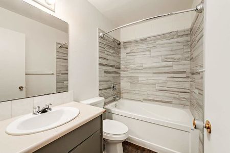 2241 14 St SW, Calgary - Photo 5