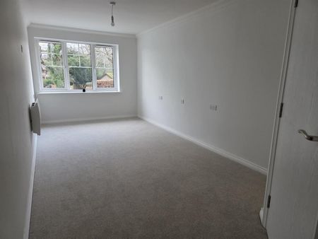 Charrington Lodge, Oxted - Photo 5