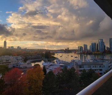 Beautiful penthouse with VIEWS - Photo 1