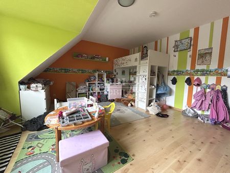 4- Zimmerwohnung mit Balkon und Tiefgaragenstellplatz - Photo 4