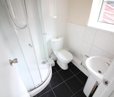 Hanworth Road, Hounslow - Photo 6