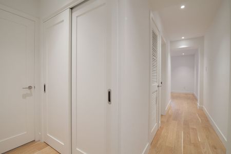 4715 Queen Mary Road - Photo 2