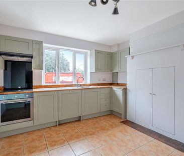 A refurbished semi-detached home on The Hamptworth Estate. - Photo 1