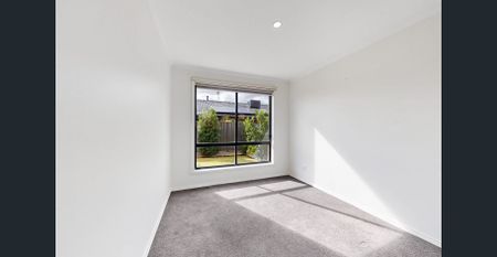 Beautiful and Functional Family Sized Home - Photo 3