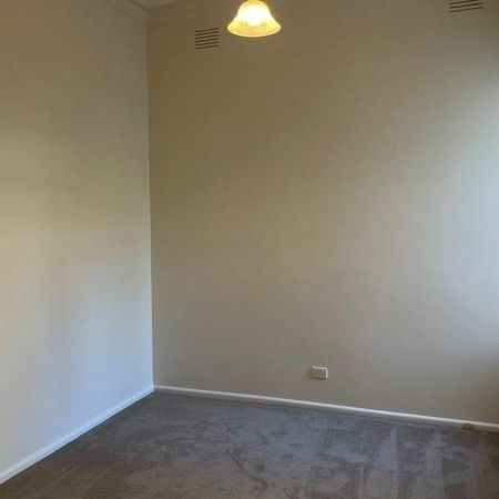 Modern Living in a Prime Northcote Pocket - Photo 4