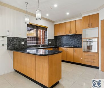 Fantastic family home in sought after Stirling pocket HOME OPEN SAT... - Photo 3