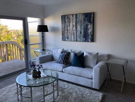 Northcote Gem - Central and Spacious - Photo 2