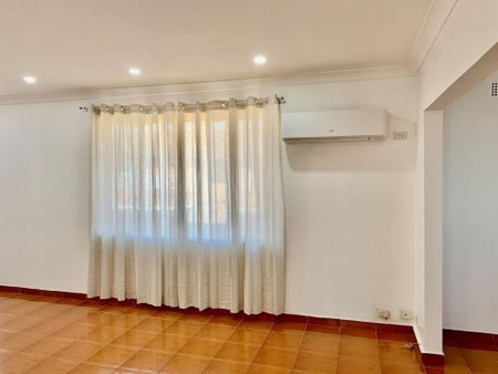 Fully Renovated Unit - Photo 5
