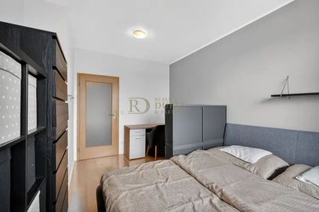 Pronájem bytu 2+kk s balkonem, garáží a prostorným sklepem 22,6 m - Фото 5