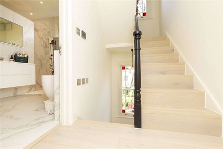 Stunning three bedroom terraced house refurbished to an excellent standard throughout. - Photo 3