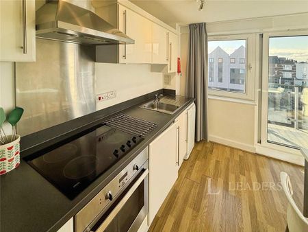 Flat to rent - Photo 2