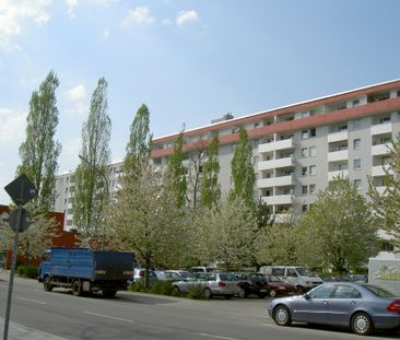 Schöne 1-Zimmer-Wohnung mit Loggia - Foto 1