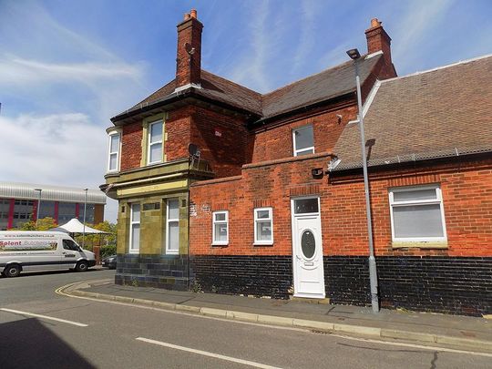 1 bedroom property to rent - Photo 1