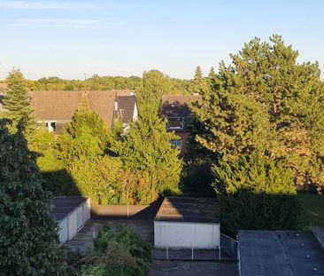 Schöne 4-Zimmer-Wohnung mit Garage in zentraler Lage - Photo 3