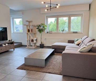 Duplex appartement met 2 slaapkamers, terras en garage - Photo 3