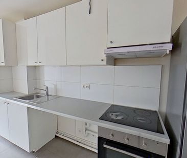 Location Appartement 4 pièces 71m² - Photo 4