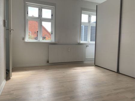 93 m² centralt beliggende lejlighed med fantastisk terrasse - Foto 2