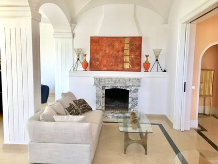 Refurbished 'Art Noveau' house in Monte Estoril with 7 bedrooms - Photo 4