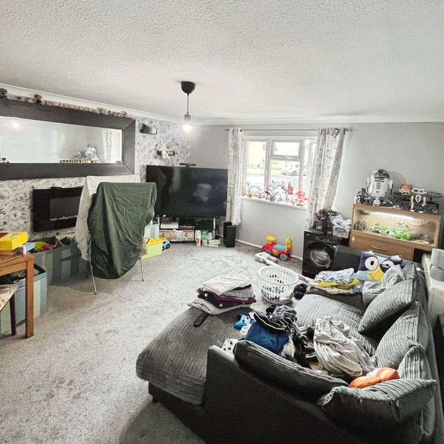 Collingwood Crescent, NEWPORT - Photo 1