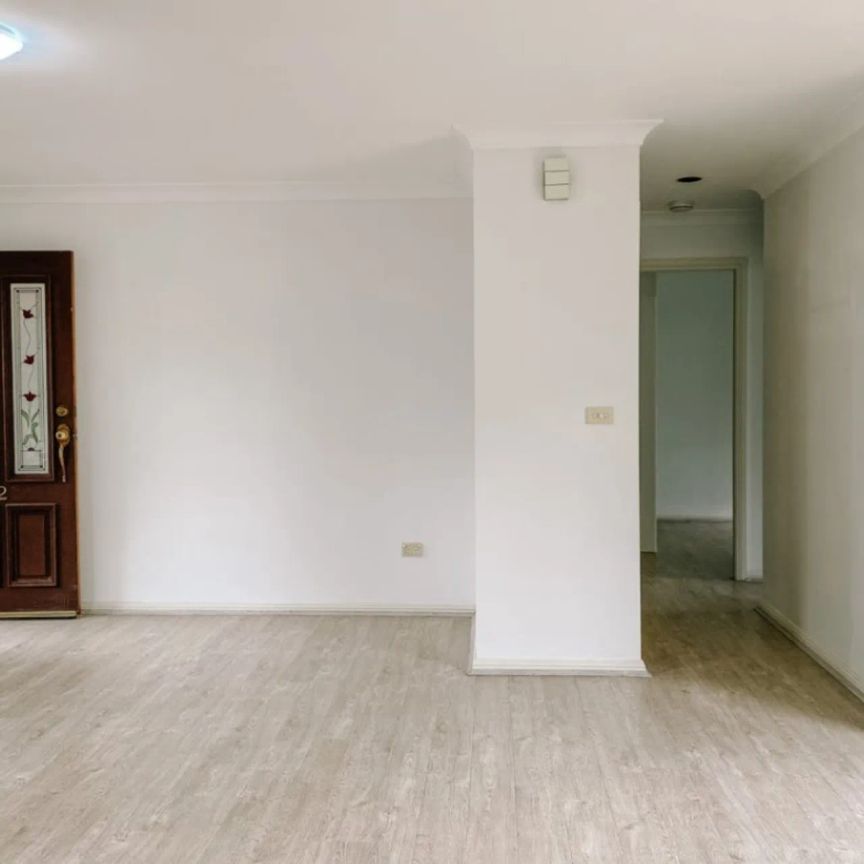 Stylish Villa in a Boutique Block of Three - Photo 1