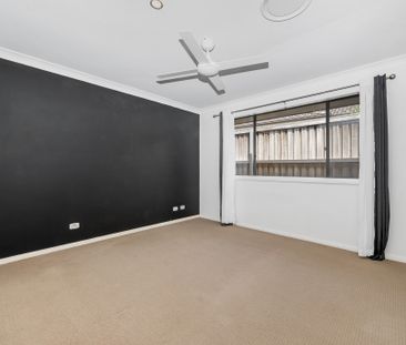 6 Songlark Place, Aberglasslyn NSW 2320 - House For Rent | Domain - Photo 5