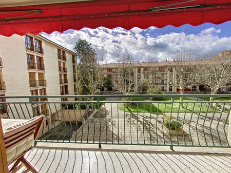 Appartement Aix En Provence 3/4 pièce(s) 81.8 m2 Meublé avec balcon et stationnement, - Photo 3