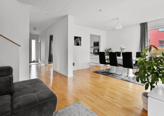 Solvägen, Upplands Väsby - Photo 1