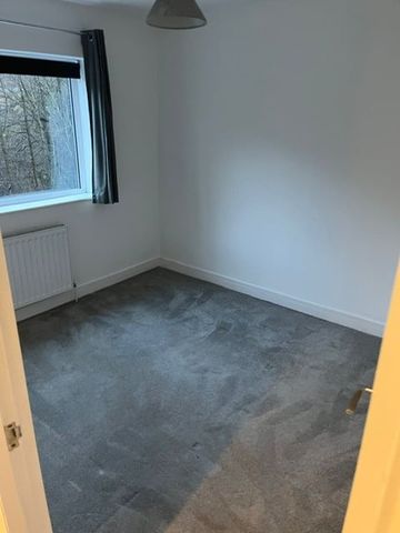 3 Bed Semi-Detached House, Hollinsend Avenue, S12 - Photo 3