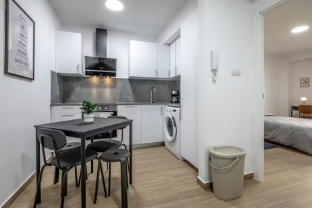 Carrer del Pintor Maella, Valencia, Valencian Community 46023 - Photo 4