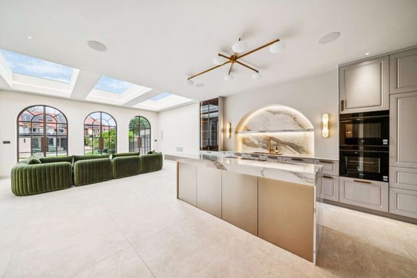Immaculate Four Bedroom Home with Garden Studio in Barnes Village - Photo 1