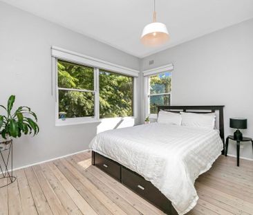 Stylish Two-Bedroom Apartment with Stunning Water Views - Photo 3