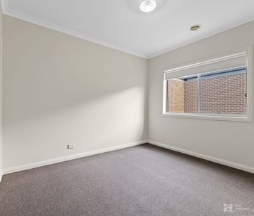 1/8 Haywood Grove, 3337, Harkness Vic - Photo 3