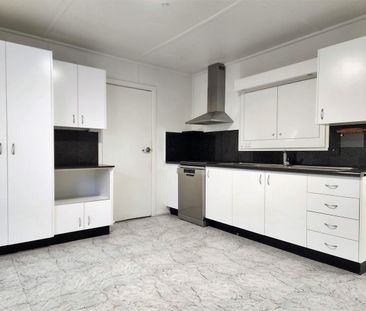 Spacious Granny Flat with Street Frontage - Photo 1