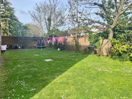 Studio to rent - Photo 5