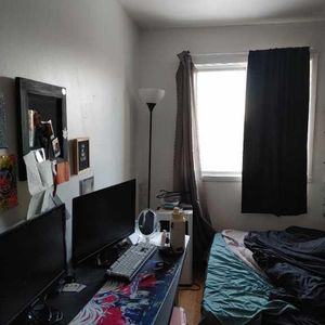 Apartment 4 1/2 / 1 chambre a louer - Photo 2